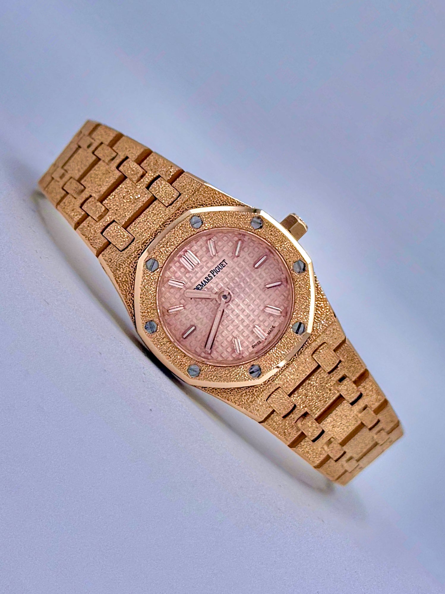 AUDEMARS PIGUET ROYAL OAK MINI FROSTED QUARTZ 23MM