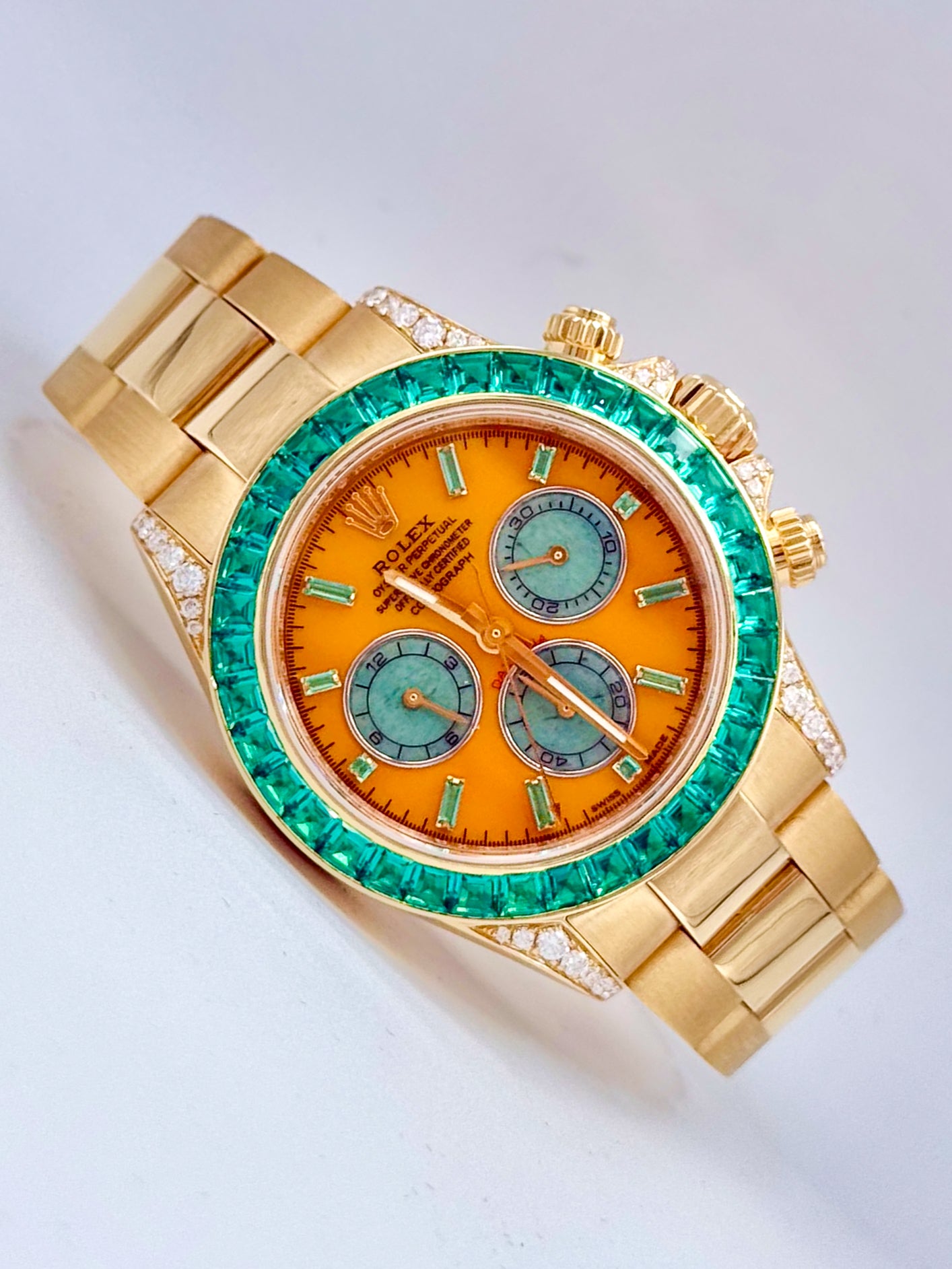 ROLEX DAYTONA “OFF-CATALOGUE (GREEN SAPPHIRE)” 40MM