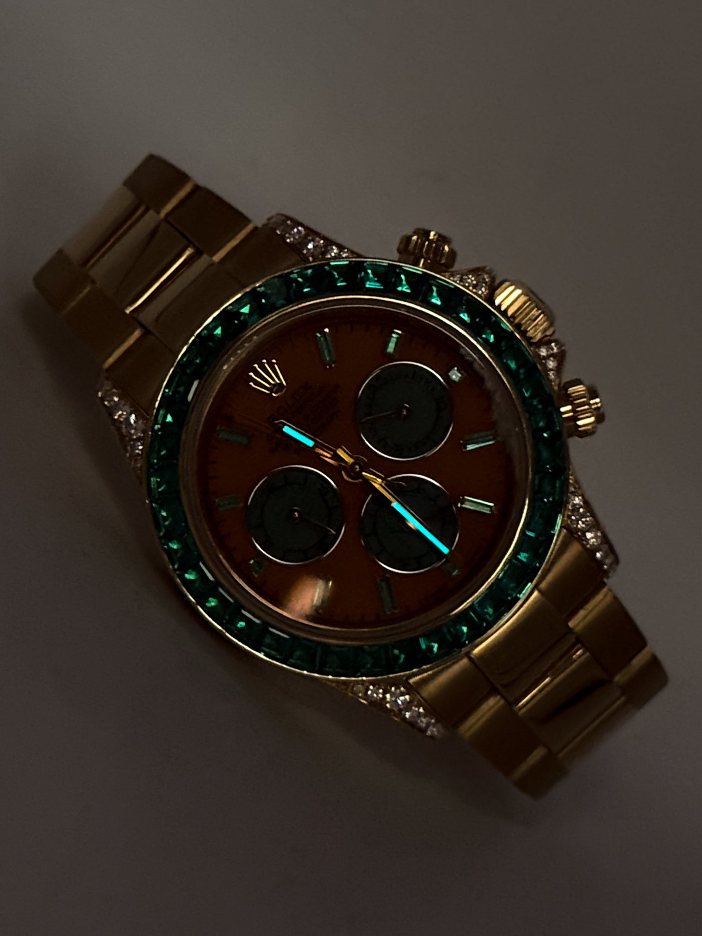 ROLEX DAYTONA “OFF-CATALOGUE (GREEN SAPPHIRE)” 40MM