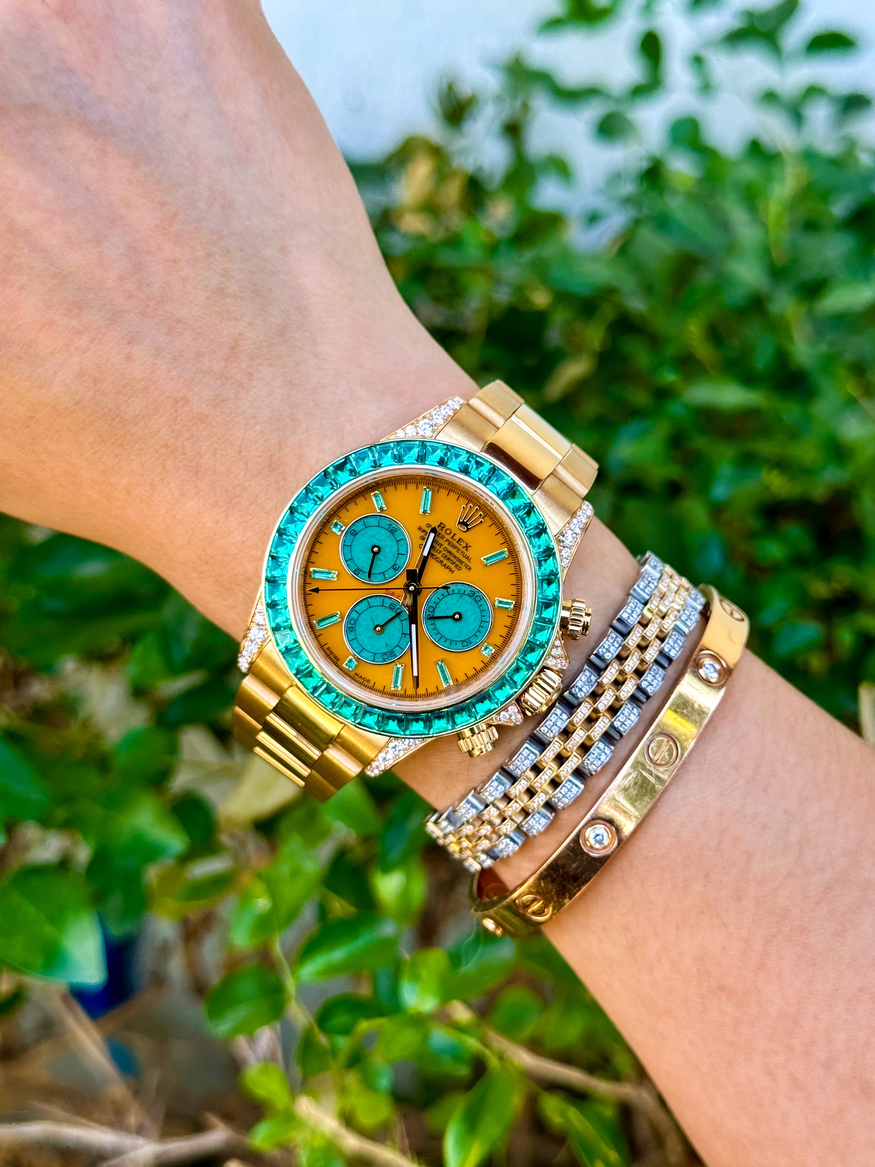 ROLEX DAYTONA “OFF-CATALOGUE (GREEN SAPPHIRE)” 40MM
