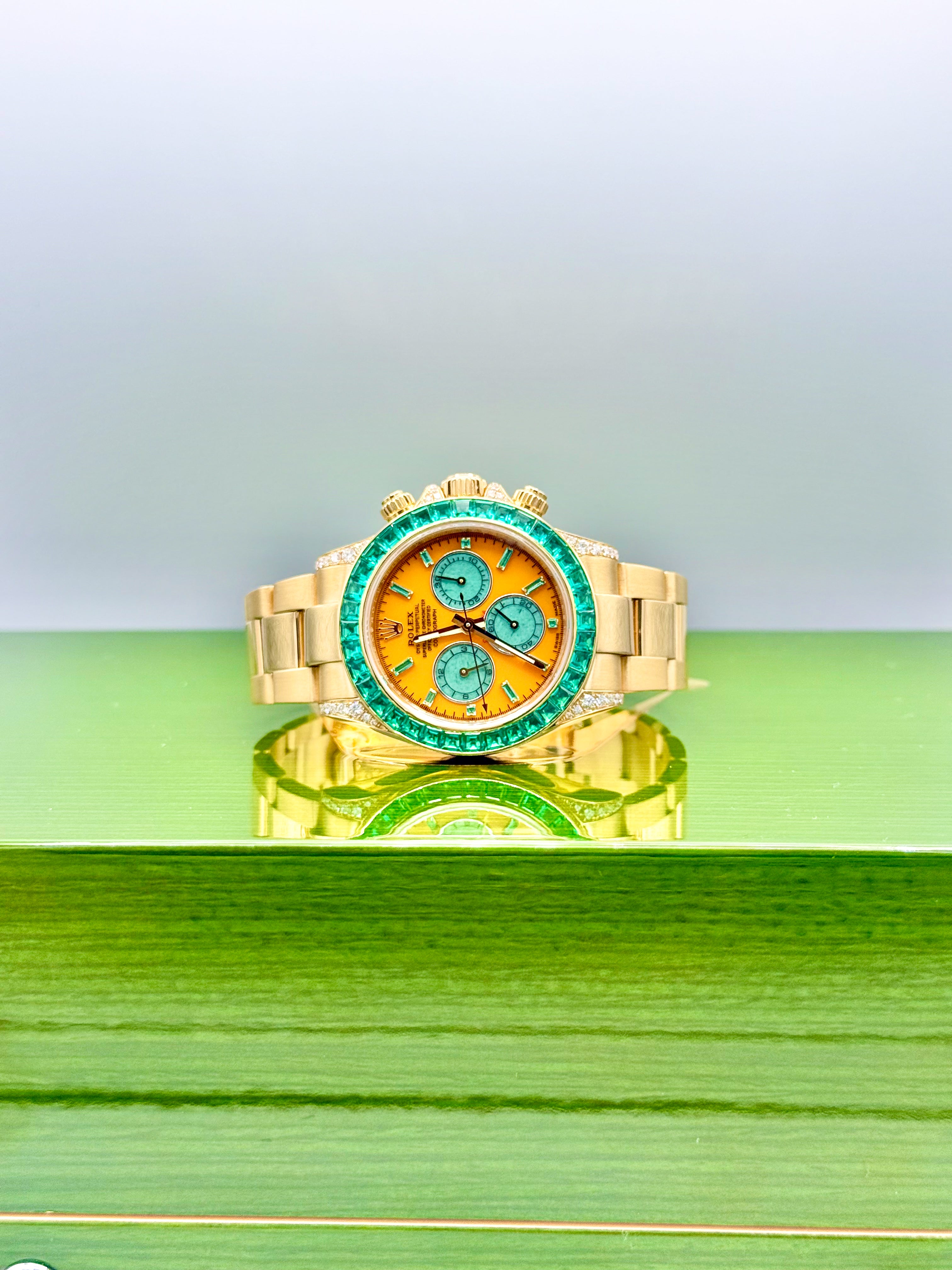 ROLEX DAYTONA “OFF-CATALOGUE (GREEN SAPPHIRE)” 40MM
