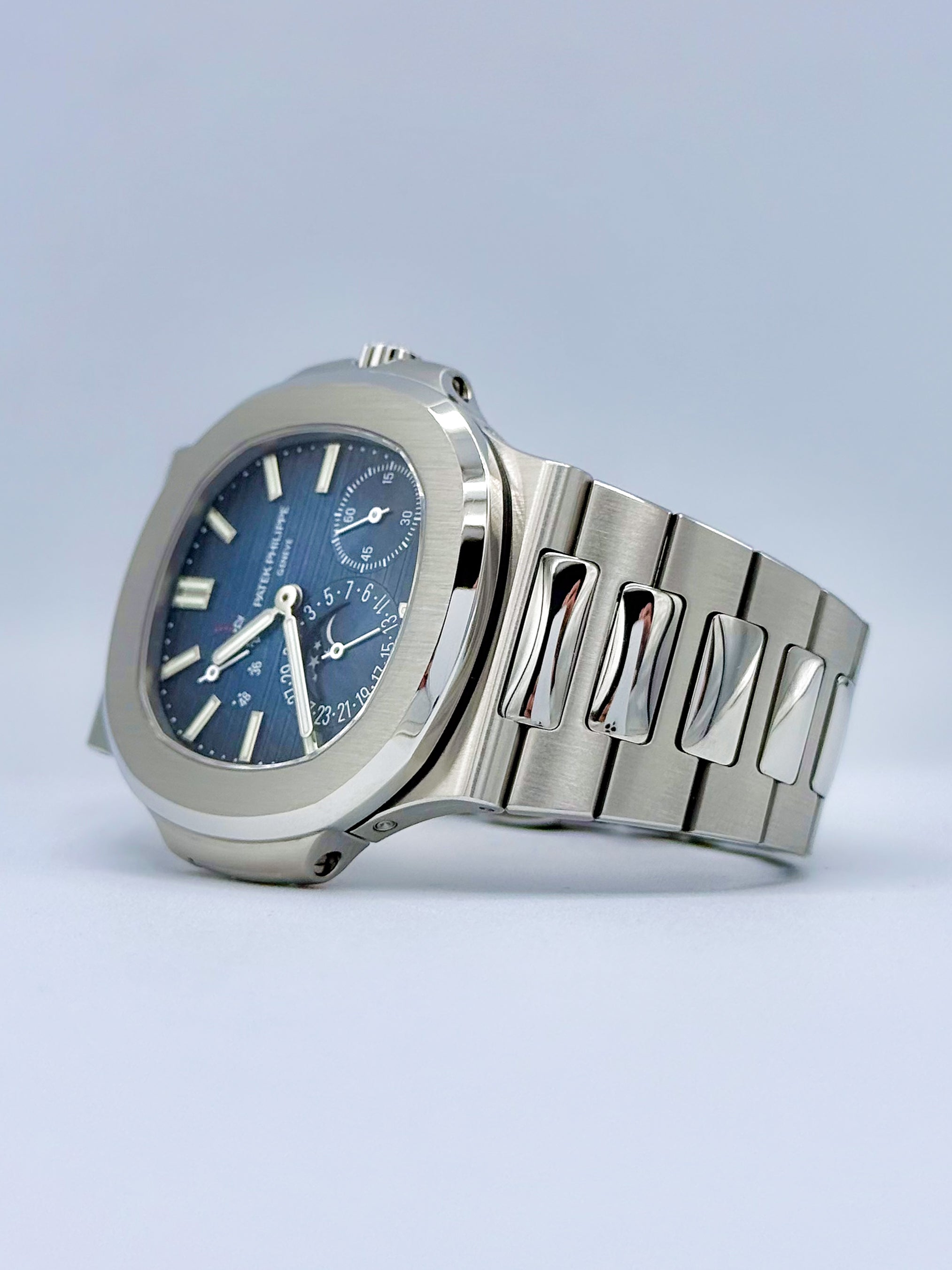 PATEK PHILIPPE NAUTILUS 40MM