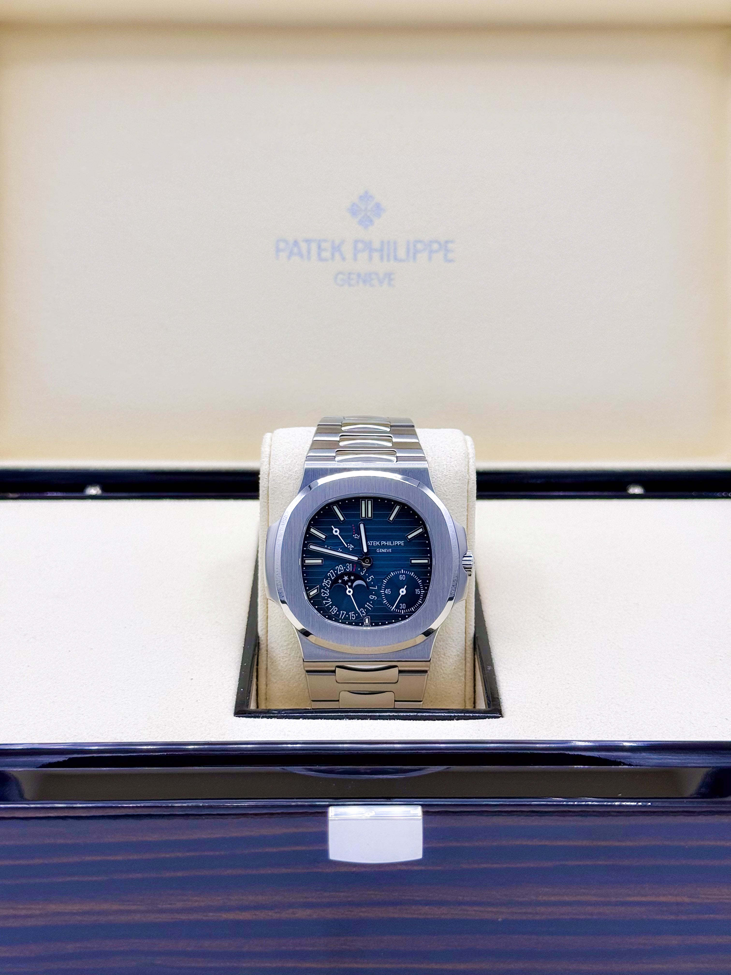 PATEK PHILIPPE NAUTILUS 40MM