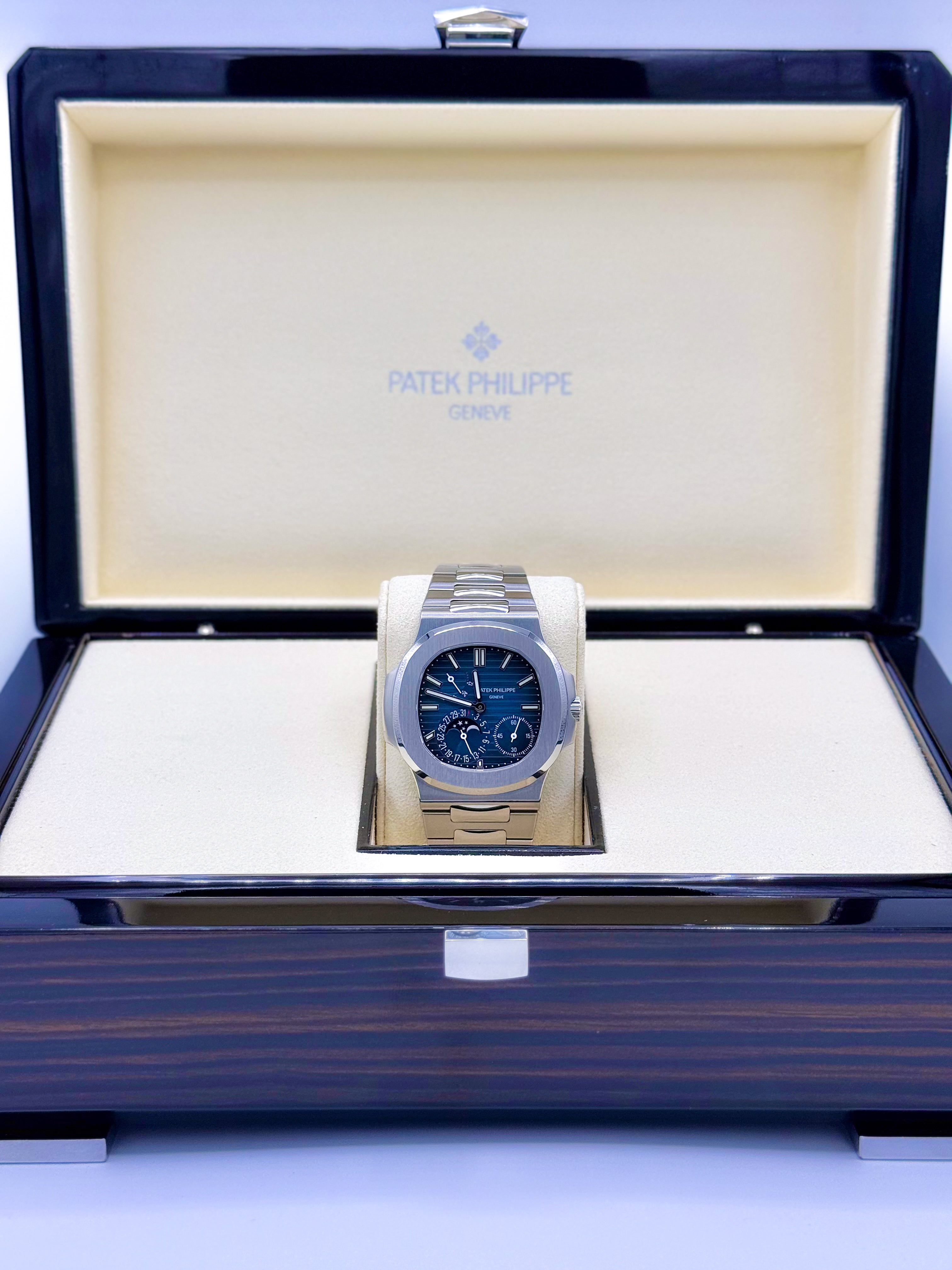 PATEK PHILIPPE NAUTILUS 40MM