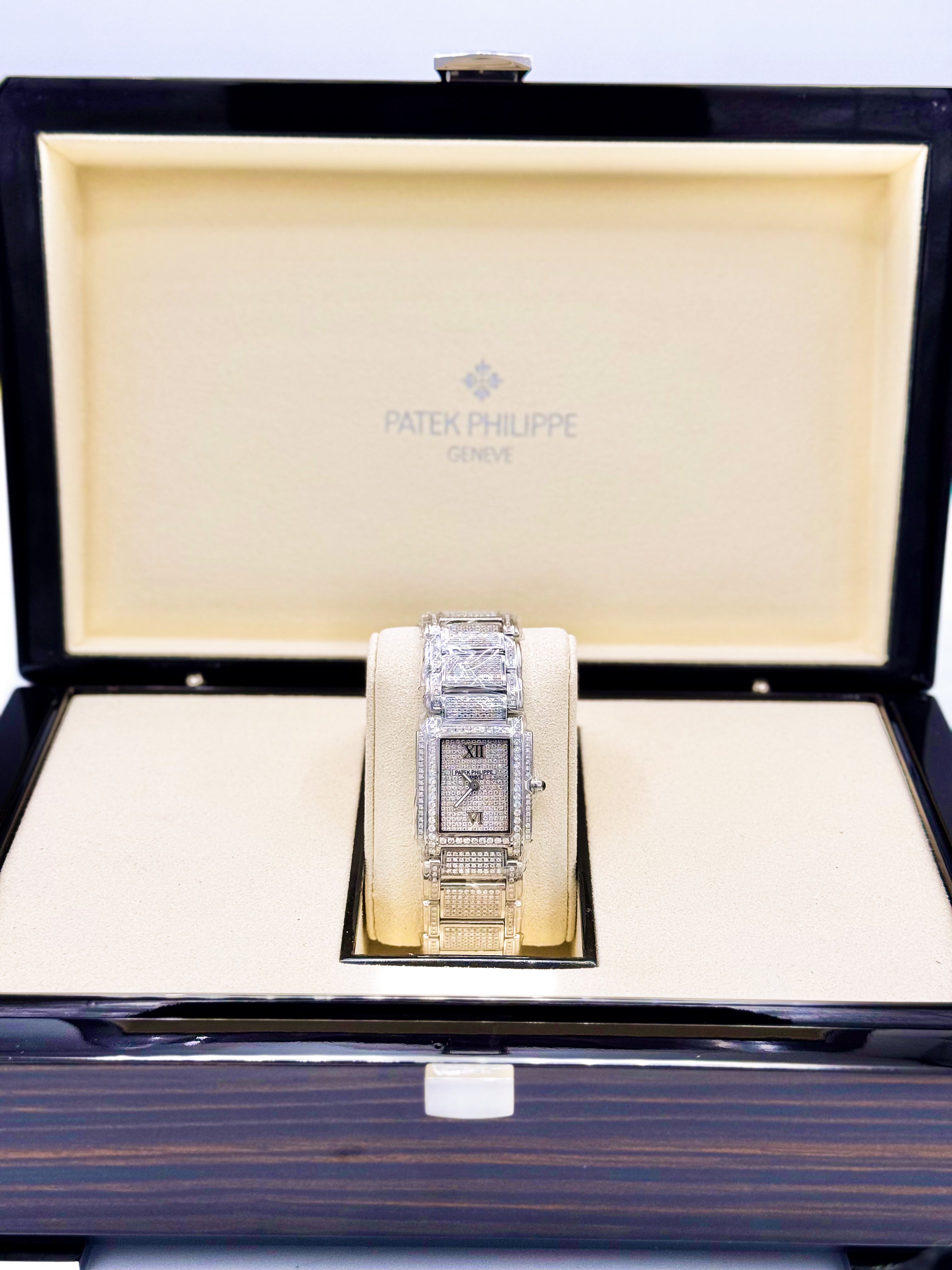 PATEK PHILIPPE TWENTY~4 25.1MMx30 MM
