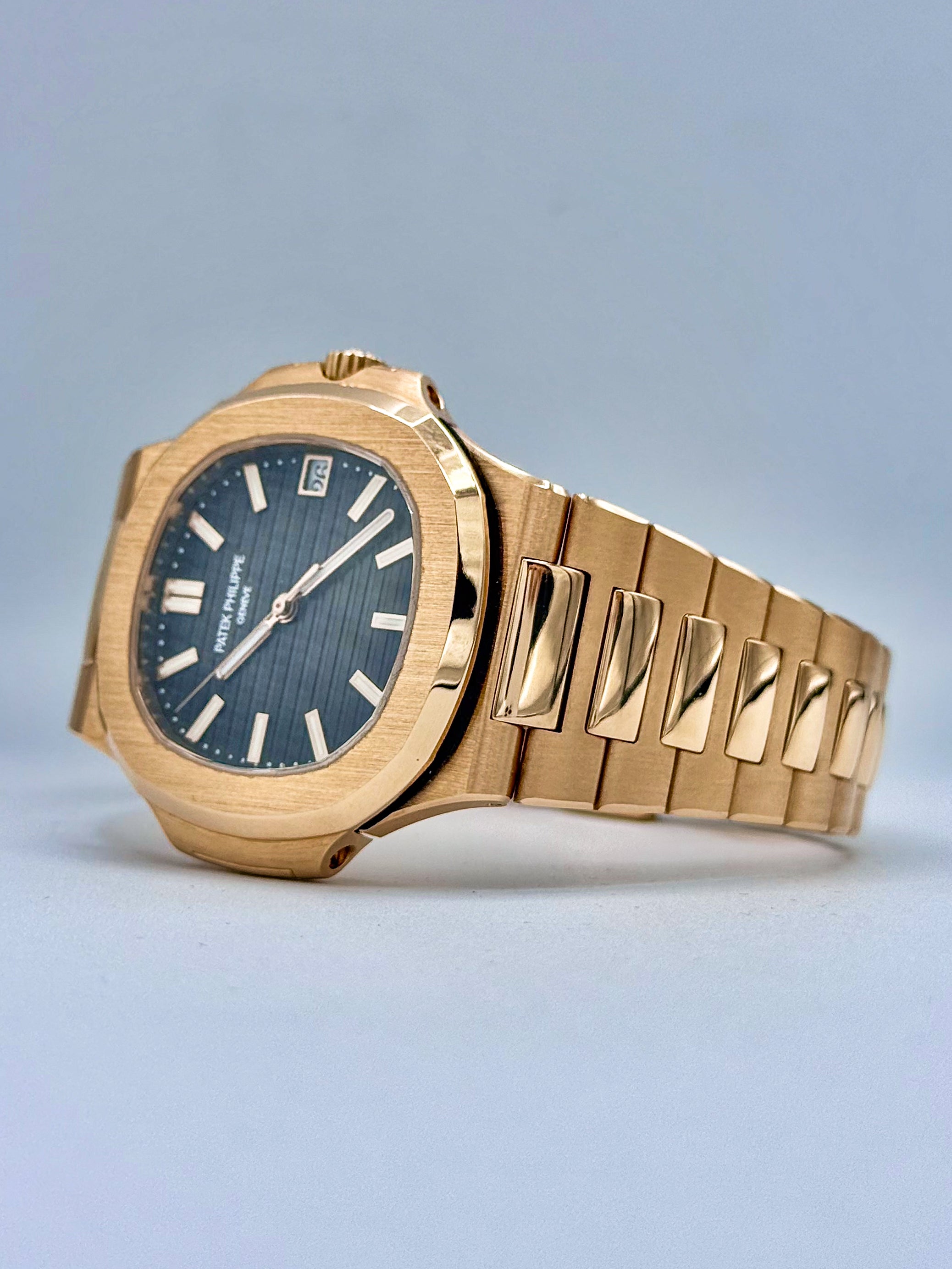 PATEK PHILIPPE NAUTILUS 40MM