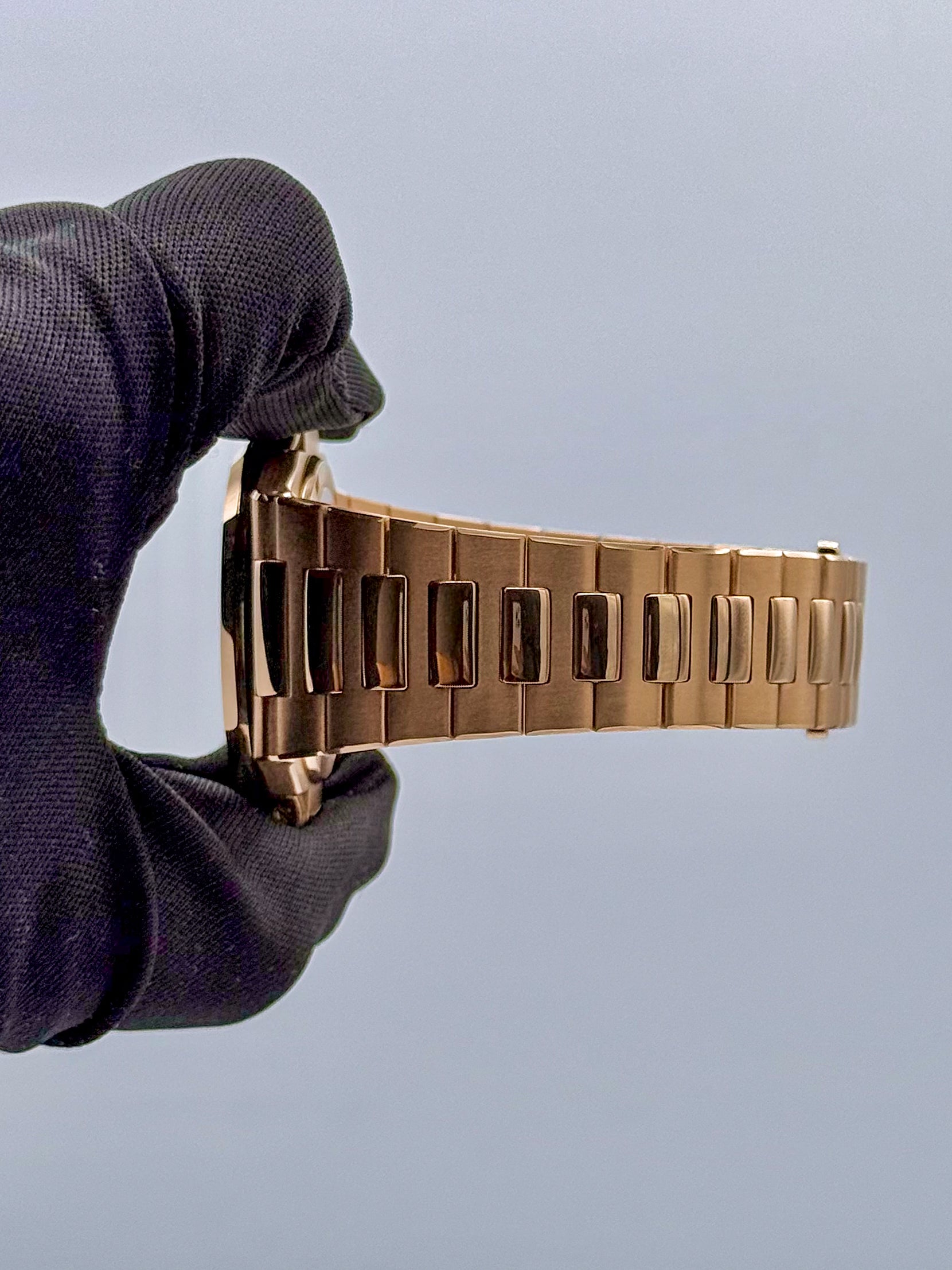 PATEK PHILIPPE NAUTILUS 40MM