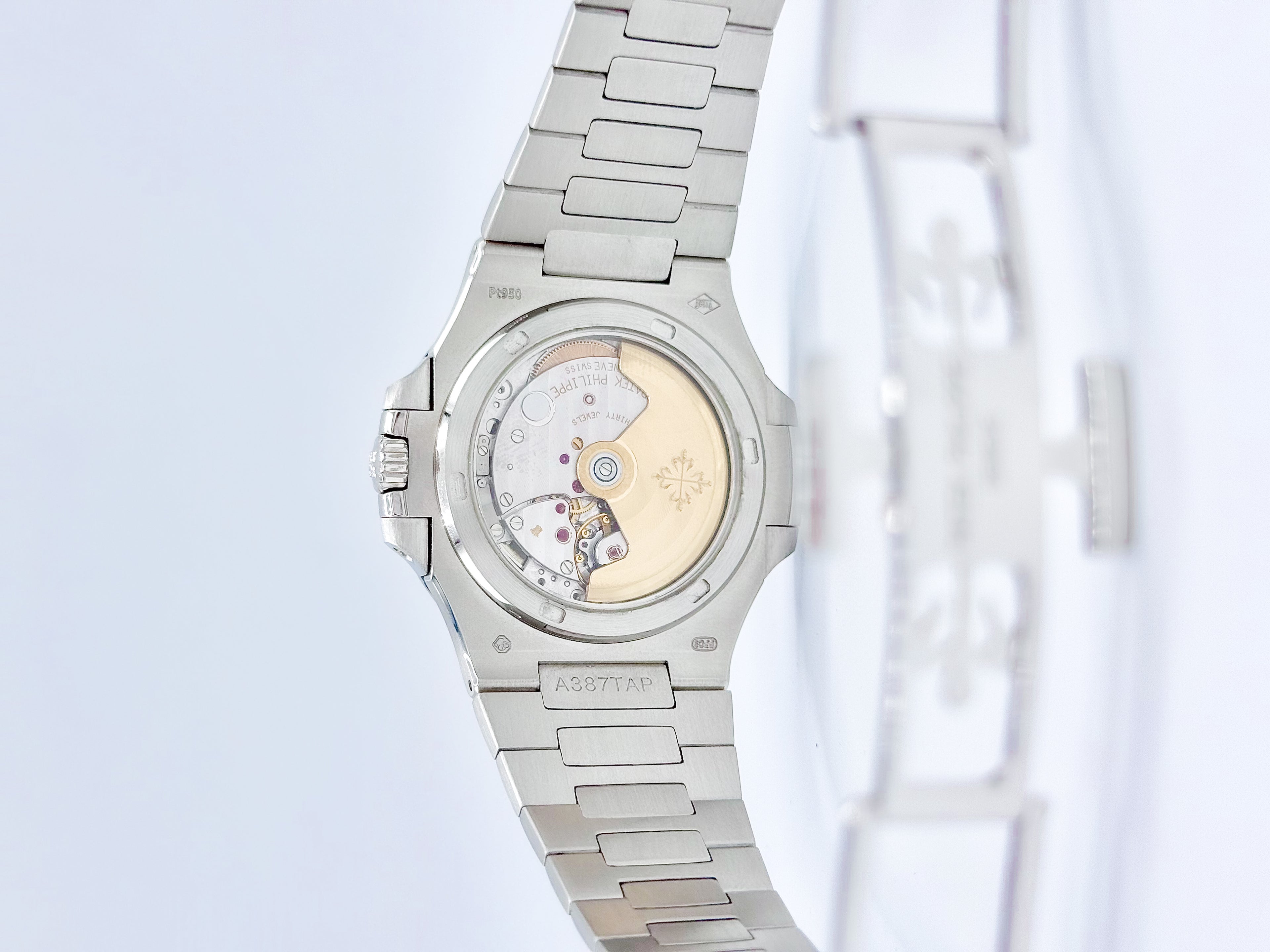 PATEK PHILIPPE NAUTILUS 40MM