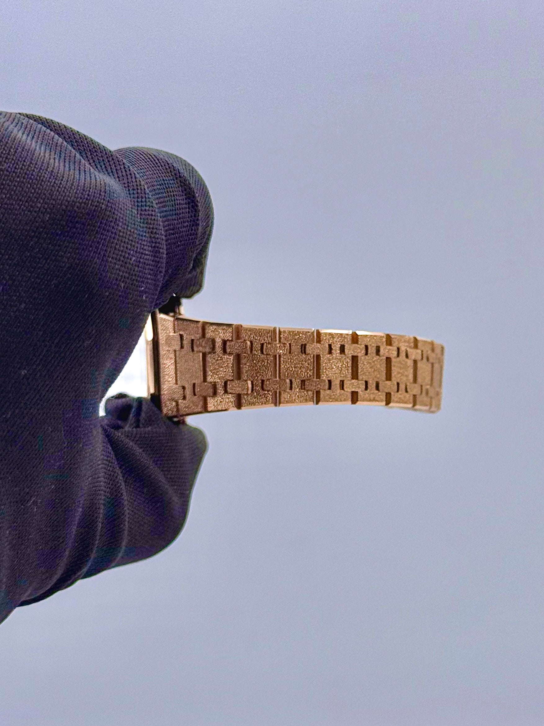 AUDEMARS PIGUET ROYAL OAK MINI FROSTED QUARTZ 23MM