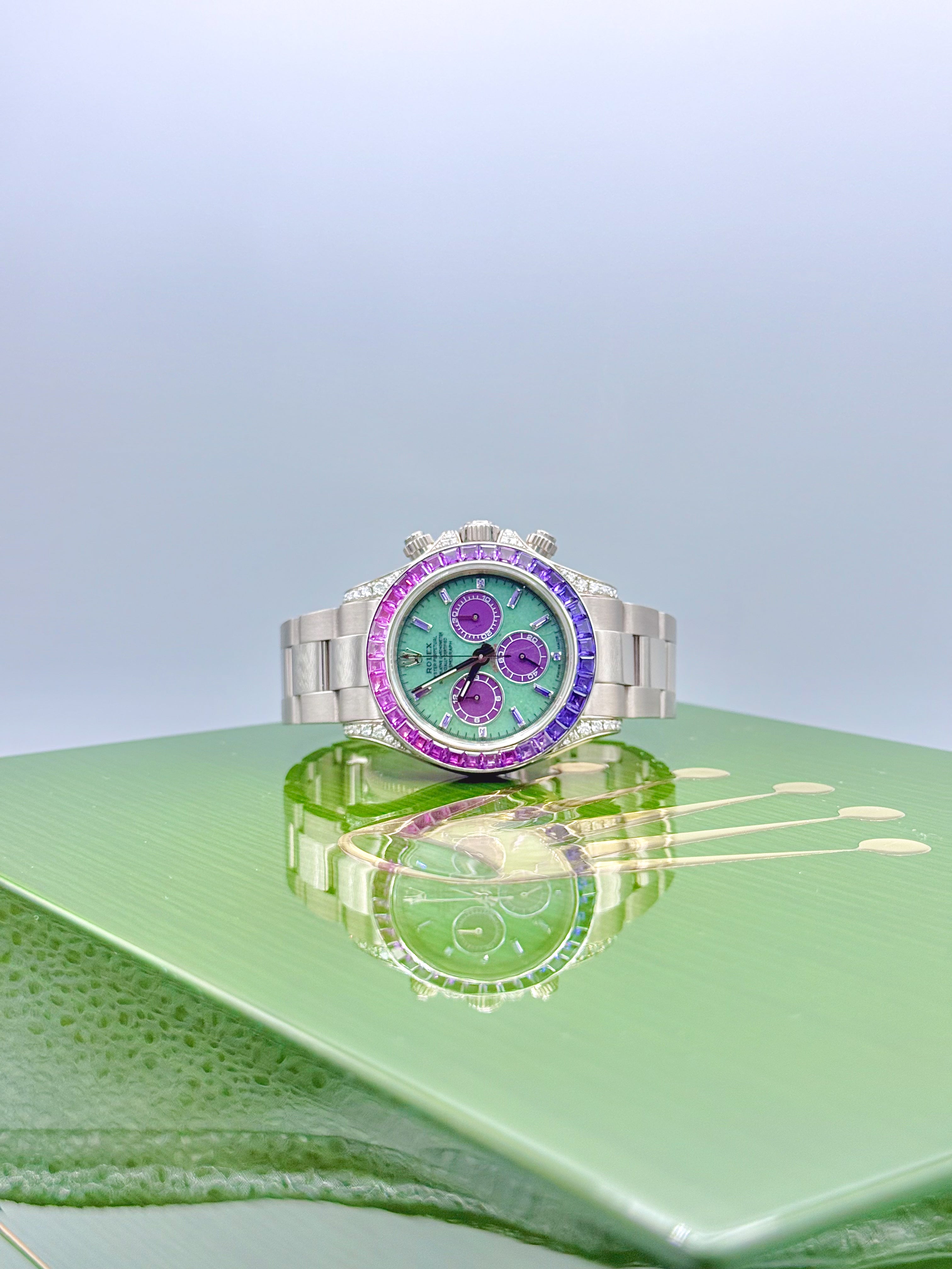 ROLEX DAYTONA “OFF-CATALOGUE (PURPLE SAPPHIRE)” 40MM